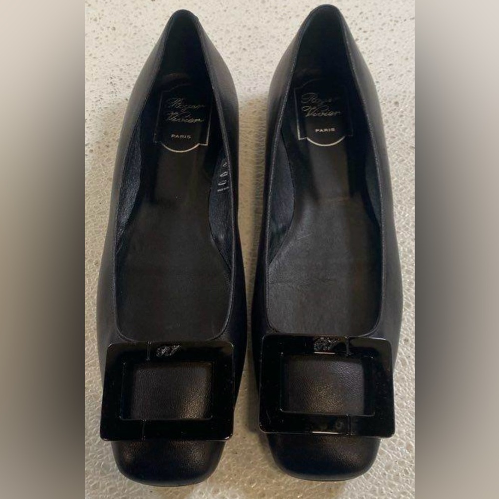 Roger Vivier Flats